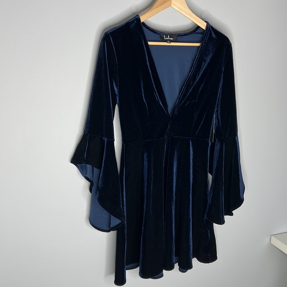 NWT Lulus Wrapped in Luxe Navy Blue Velvet Bell Sleeve Skater Dress Women size S - Picture 4 of 12